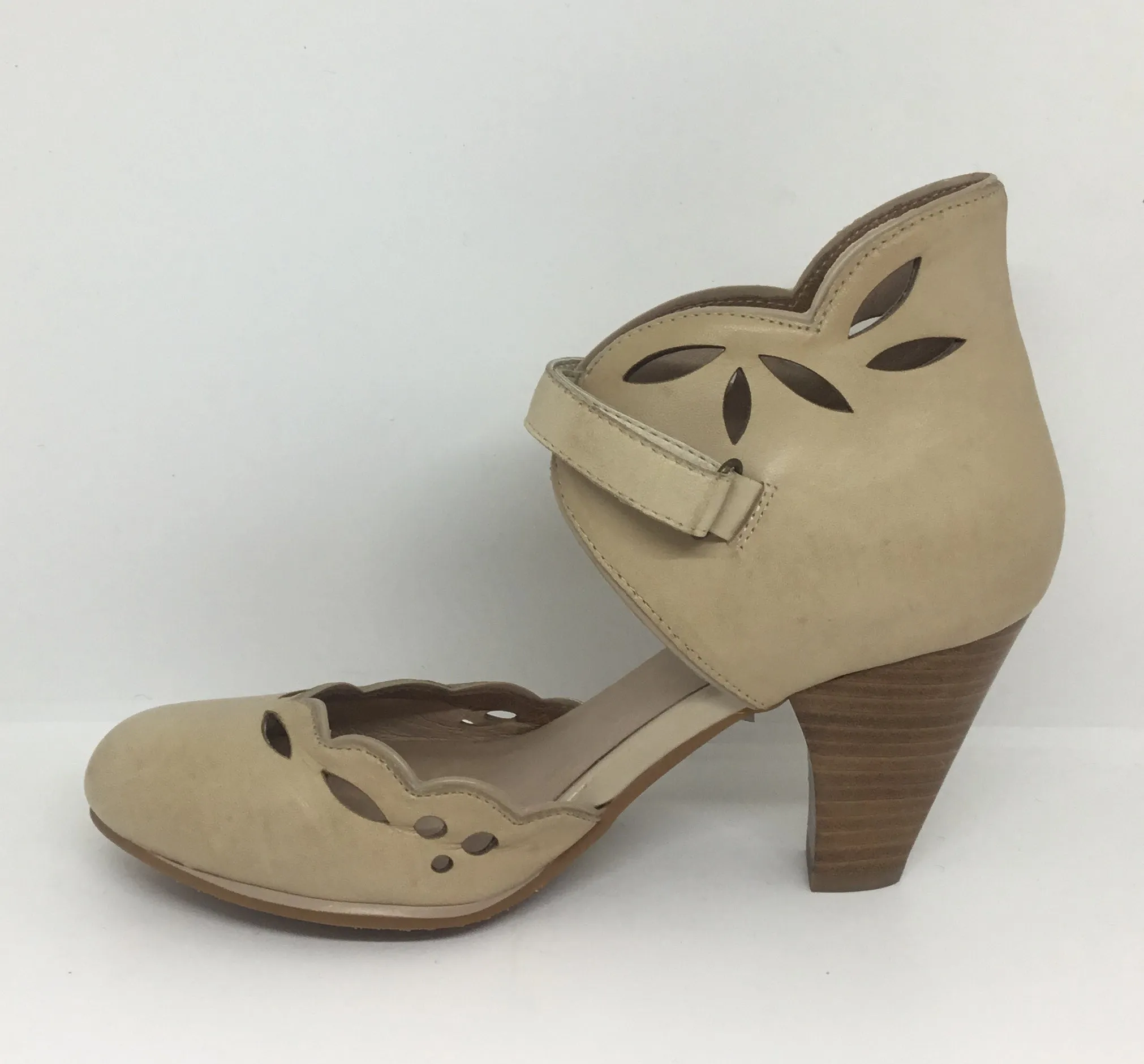 Miz Mooz Carlotta Cream Leather Heel SALE